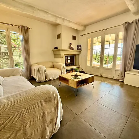 Maison Dans Avec Piscine Et Tennis Ferienhaus Antibes